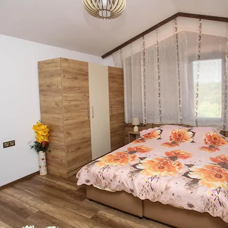 Complex Nestinarka Carevo