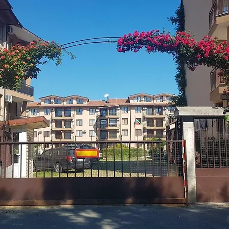 Apartmán Complex Nestinarka Carevo